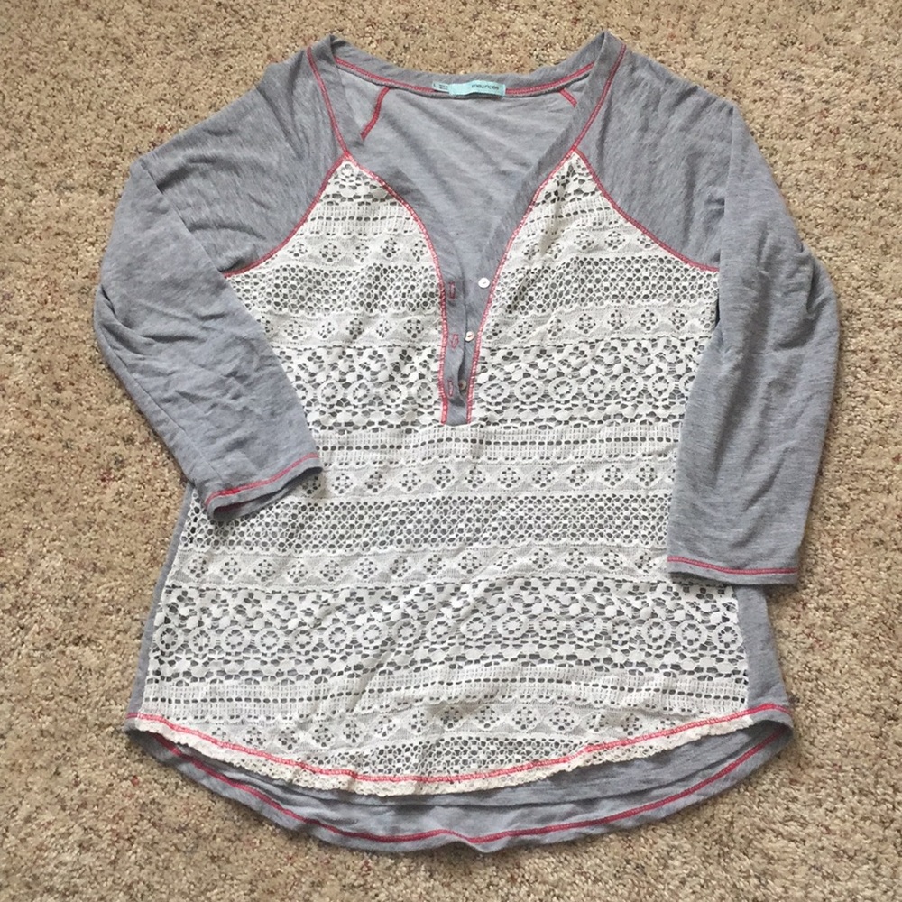 3/4 length v-neck